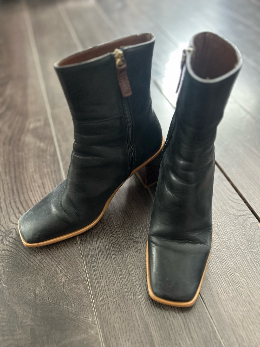 ALOHAS Black Square-Toe Leather Ankle Booties 37